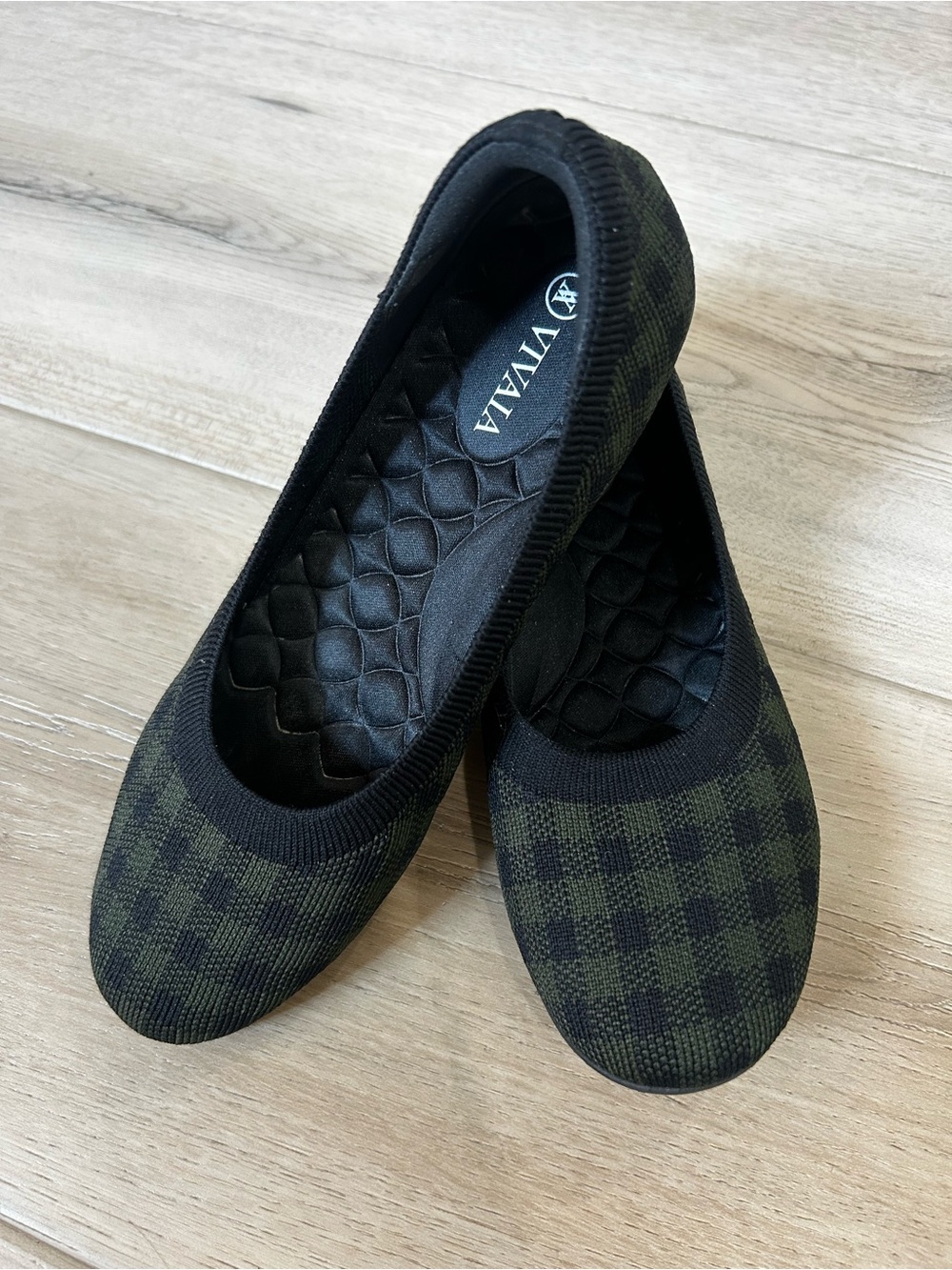 VIVAIA Claire Round Toe Ballet Flats Olive Plaid Winter Green Sz 37.5/7